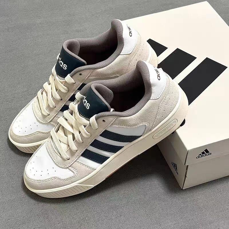 挖到宝了!这双阿迪「奶蓝盐系板鞋」凭什么让我连穿三天?!